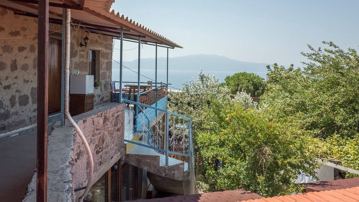 Behram House | Assos Akropol Pansiyon