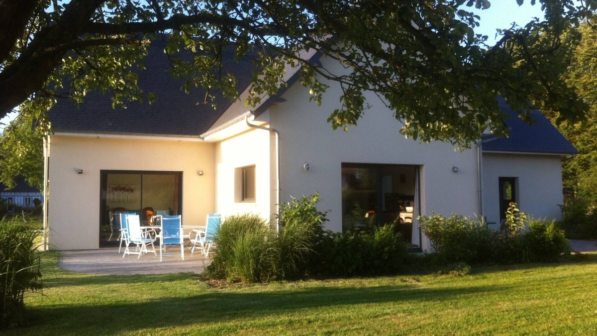 Luneray House | Assured healing, light, greenery, functional warm house