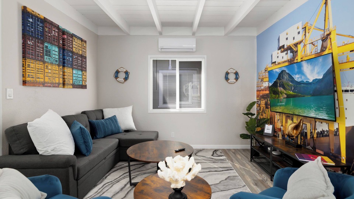 North Long Beach House | ★ASTONISHING HARBOR 1B1B THEMED HOUSE★