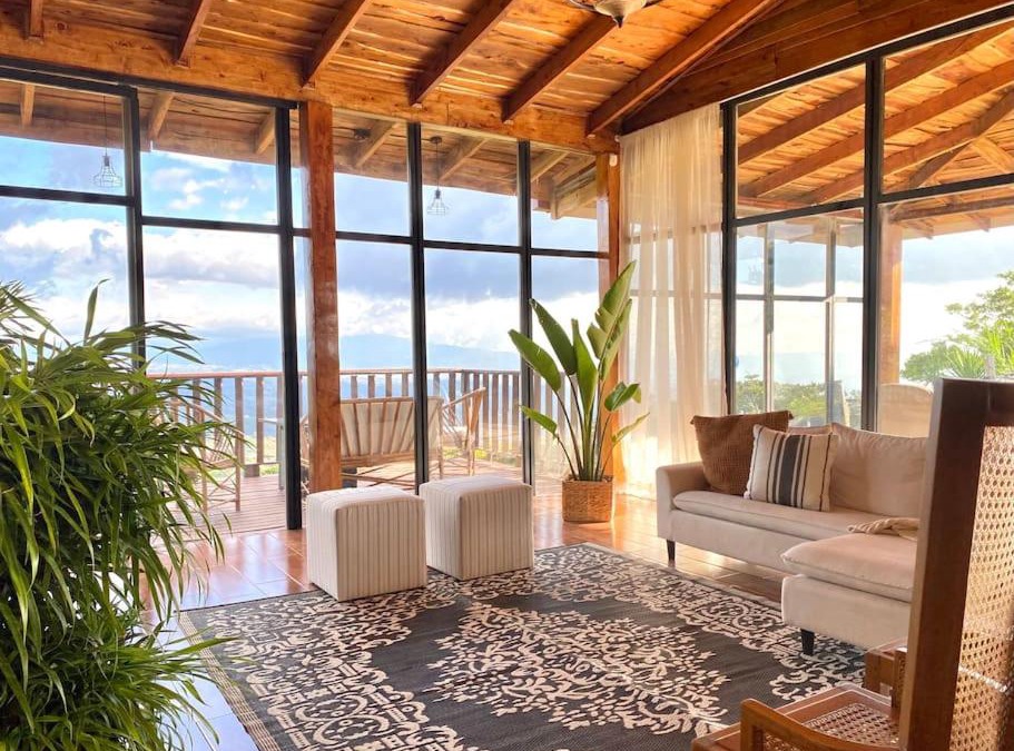 Bolivar House | Astonishing view at Poás Volcano slopes: Casa Lili