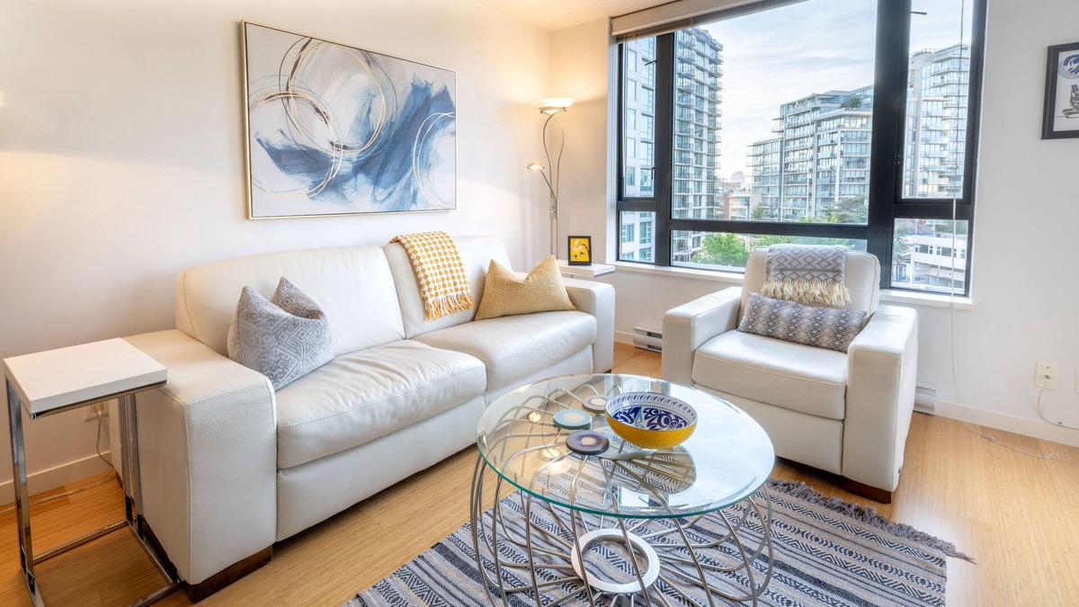 Inner Harbour Condo | Astoria Appeal- Ultimate Urban Experience by Victoria Prime!