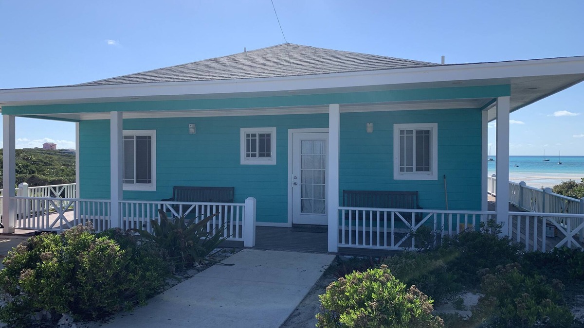 Black Point House | Astoundingly Pure and Blue Ocean View- Quiet and Serene Vacation Spot Awaits You
