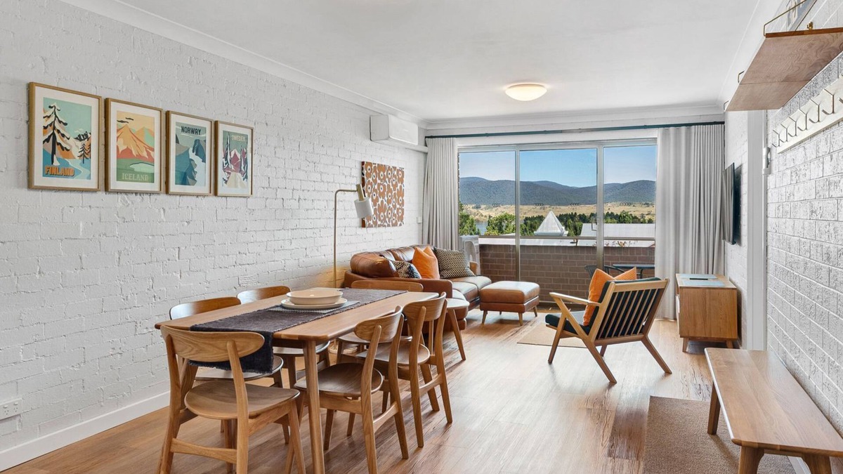 Jindabyne Apartment | Astrid's at Central Park - 2BR l Lake & Mountain Views l Central Location l WiFi