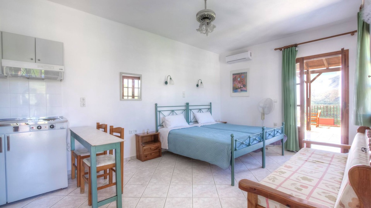 Exopoli Apartment | ☀️ Astrostudio 3 Chania ☀️ Sea and mountain view, Georgioupoli, Crete