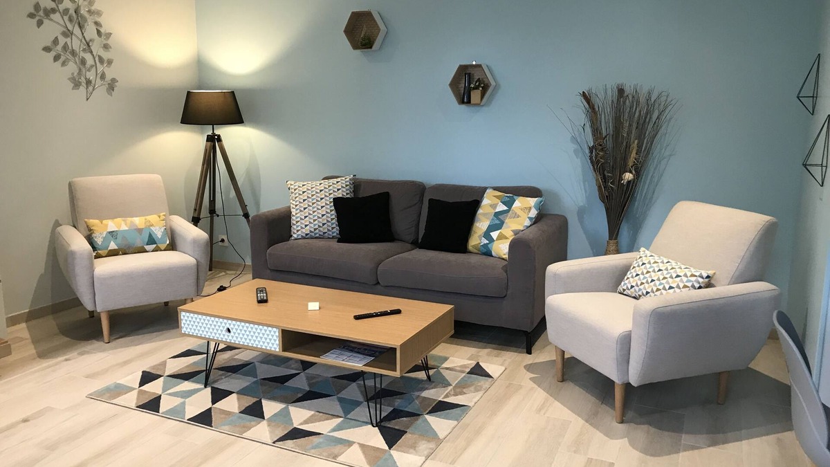 Villiers-Louis House | At 24, house up to 6 people (work or leisure)