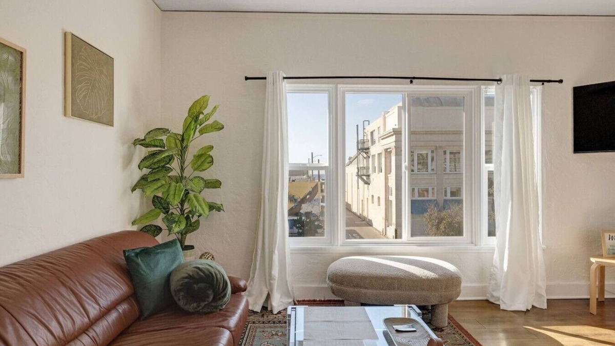 Hermosa Beach Apartment | At Hermosa Ave and Pier Ave- C