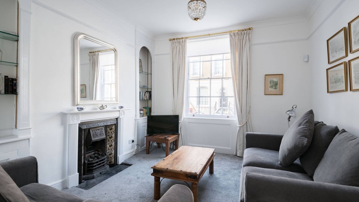 Belgravia Apartment | At Home in Chelsea - Two Bedroom House, Sleeps 6