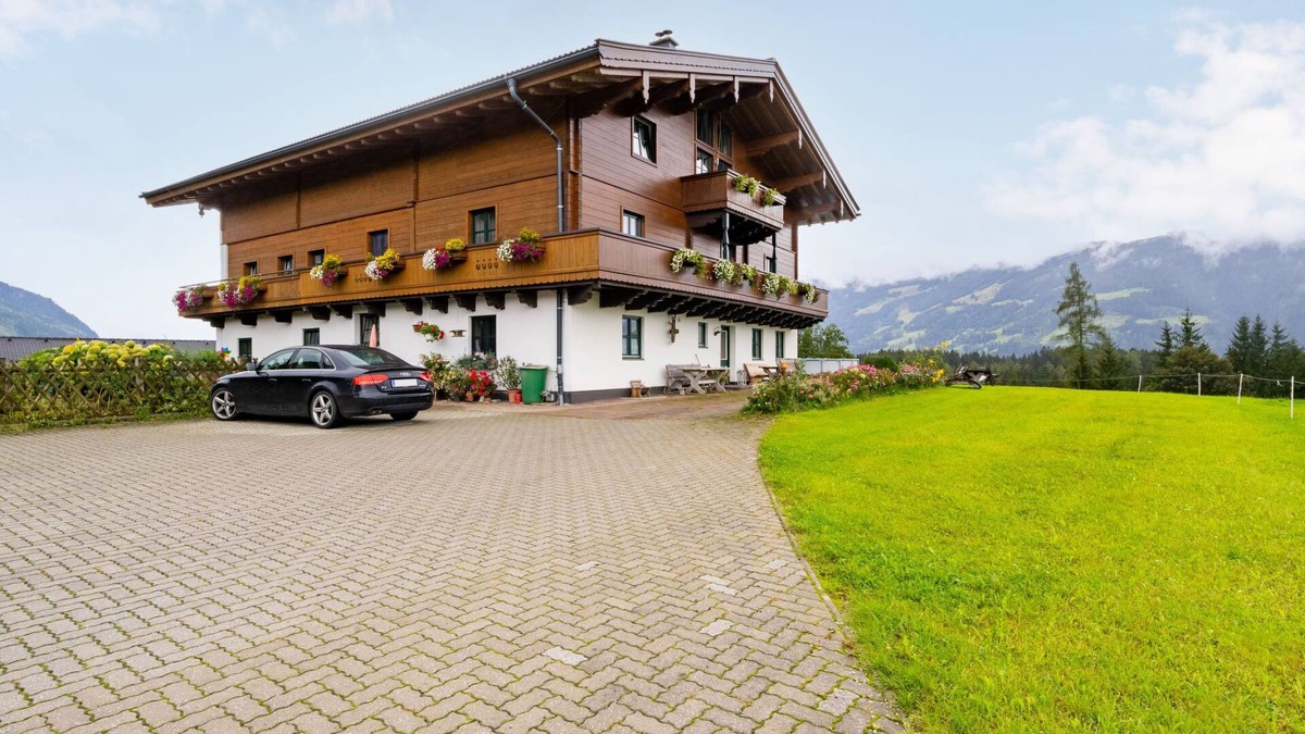 Saalfelden am Steinernen Meer Apartment | Kitzsteinhorn by Interhome