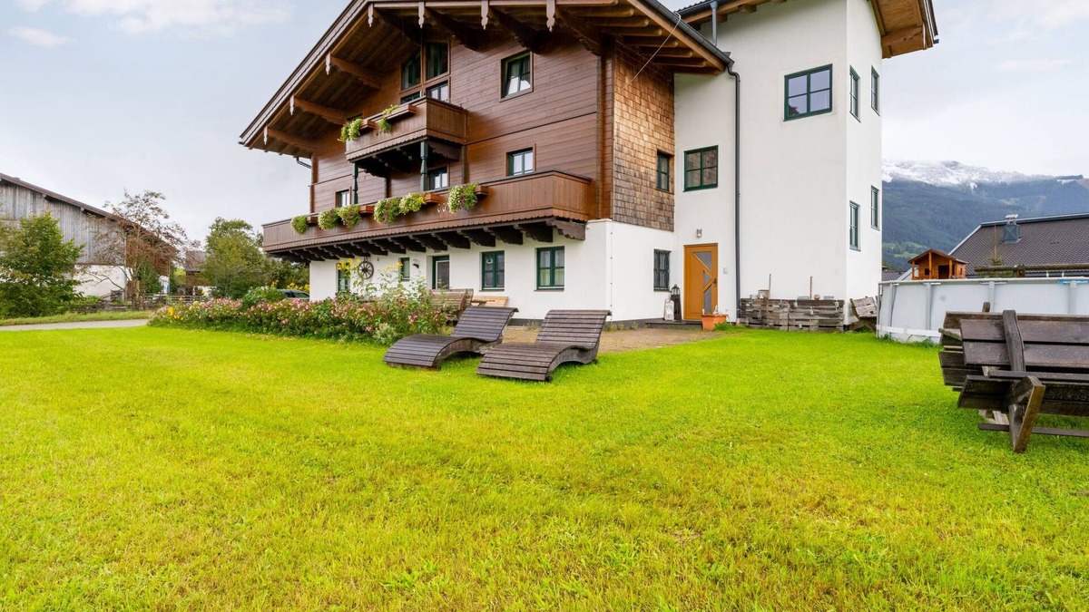 Saalfelden am Steinernen Meer Apartment | Steinernes Meer by Interhome