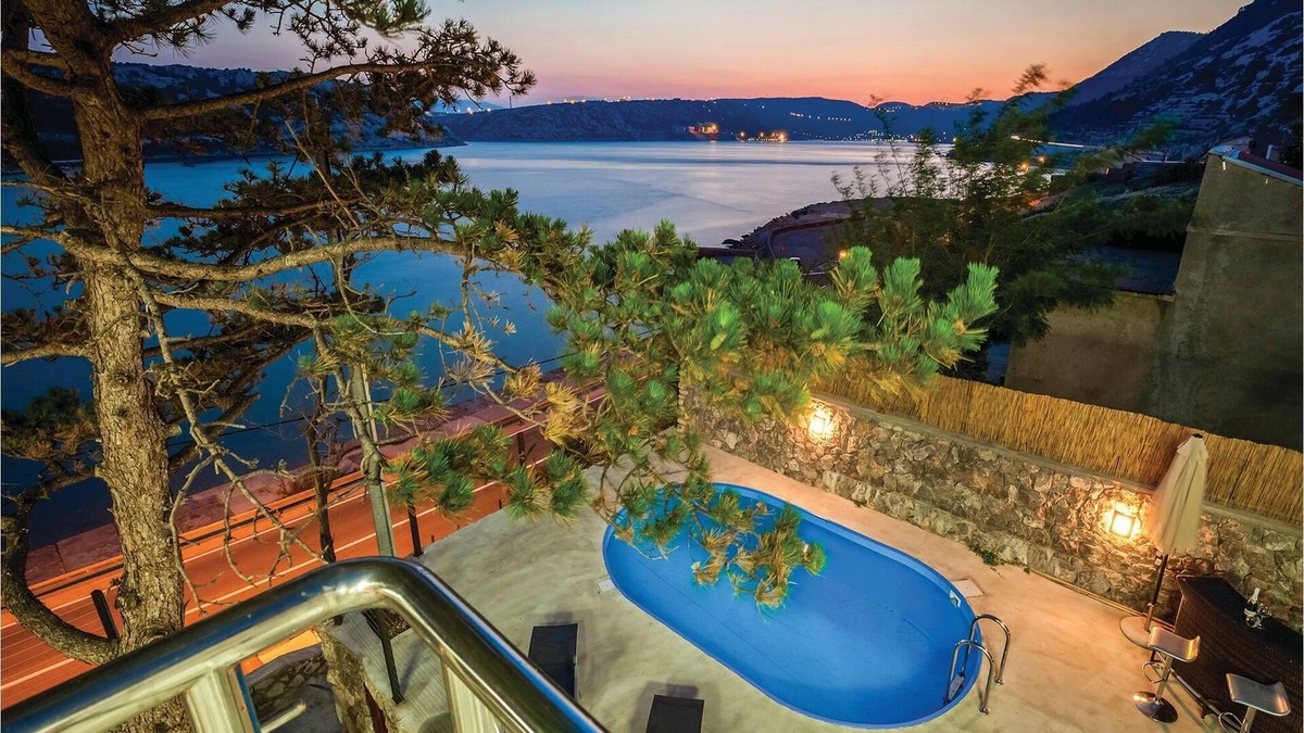 Bakarac House | At the beginning of the bay of Bakar you will reach the small village Bakarac, where you will find t