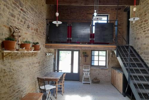 Maconnais Beaujolais Agglomeration House | At The End Of The World -bussieres Burgundy