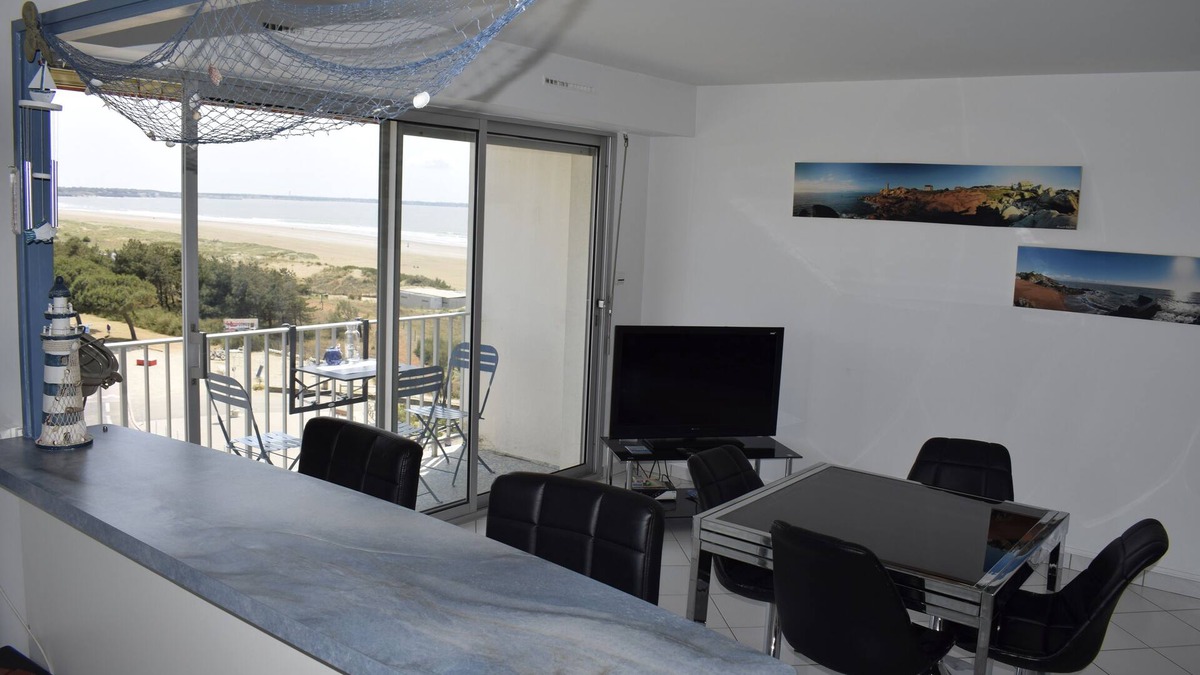 Saint-Brevin-l'Ocean Apartment | At the foot of the beach, luxury apartment, spacious 5 ° and top floor, sea view