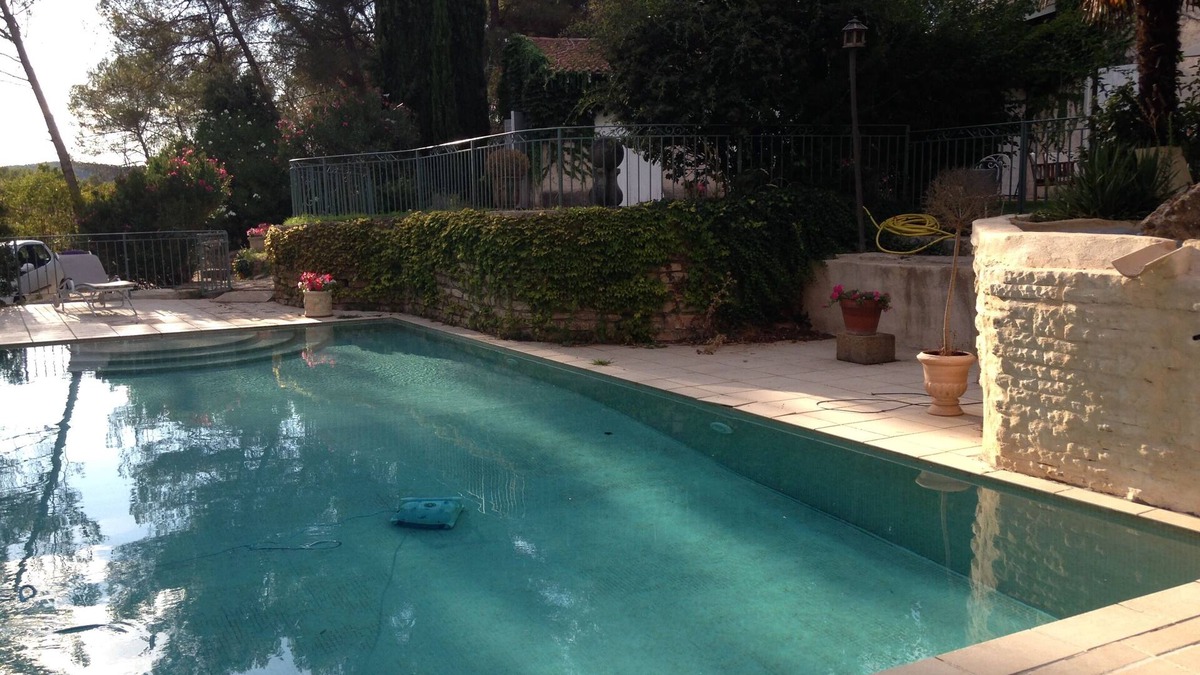Chateauneuf-le-Rouge House | At the foot of Sainte Victoire site a few kilometers from Aix en Provence property 1. 5Ha