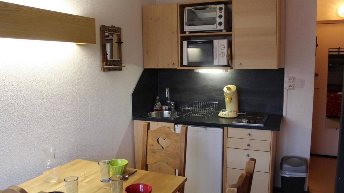 Saint-Etienne-en-Devoluy Apartment | At the foot of shops, 6th floor, view valley, tv, 17m², Superdévoluy