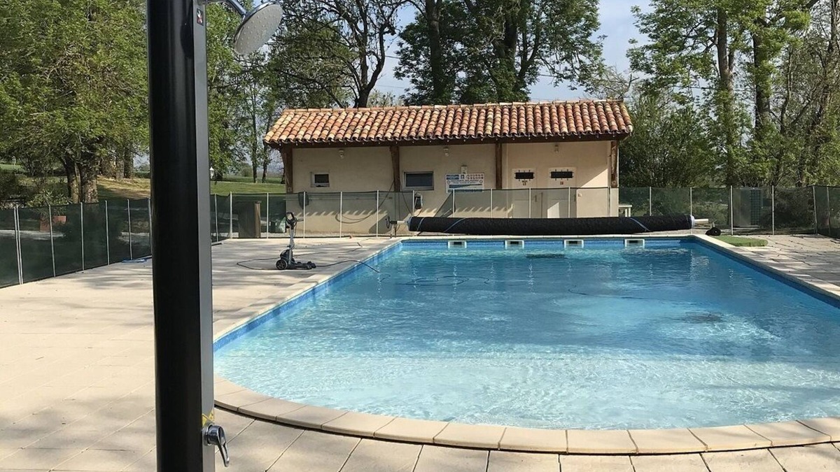Belleserre RV Rental | At the foot of the Montagne Noire, surrounded by nature, countryside and calm, the Domaine