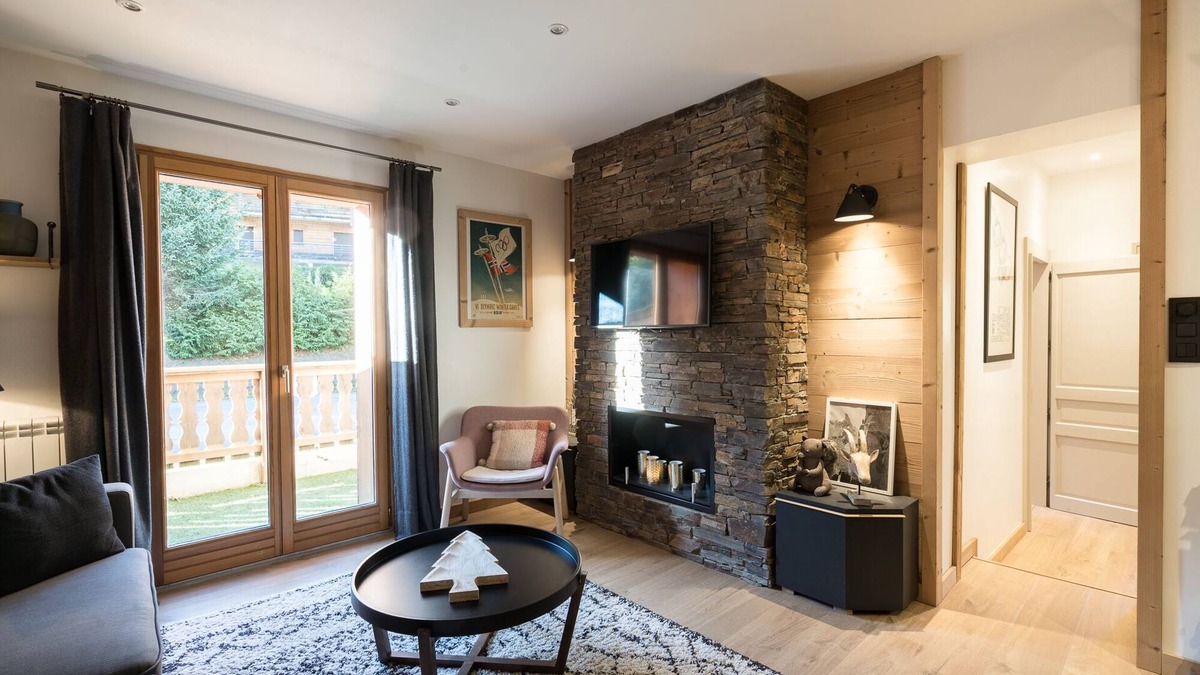Les Contamines-Montjoie Apartment | At the foot of the cable car, beautiful apartment 5/6 people, refurbished, 2 bedrooms