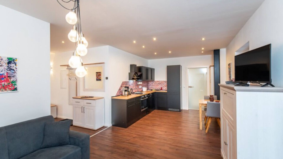 Eckental Apartment | At the gateway to Franconian Switzerland - Apartment with bedroom