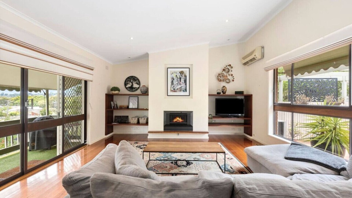 Belmont House | At the Hilltop - sleeps 10