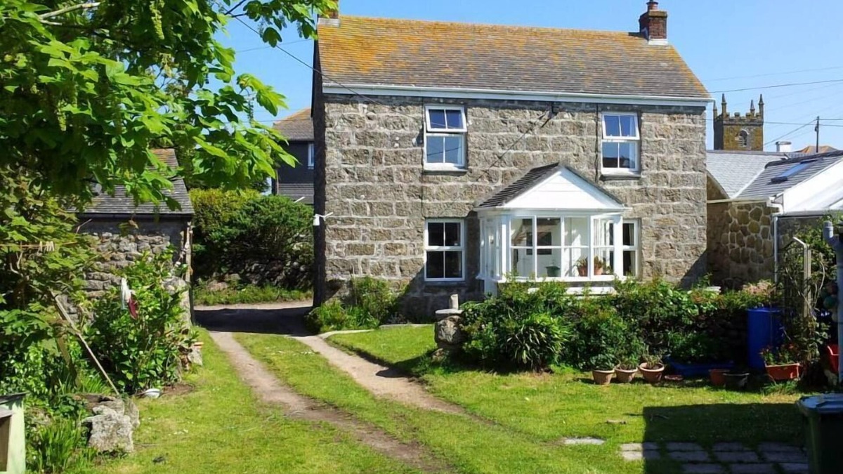 Sennen House | At the very end of Cornwall , charming fisherman's cottage