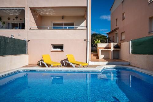 Creixell Villa | AT130 Casa con piscina privada, aire acondicionado y garaje