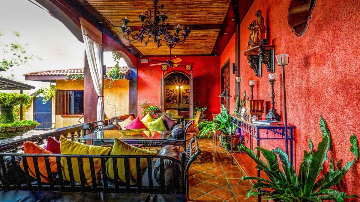 Alfonso House | Atelier de Clotilde Mexican style nr Ville Sommet