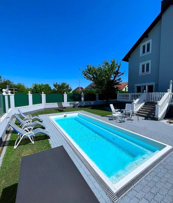 Wittau Apartment | Atemberaubendes Loft mit Pool