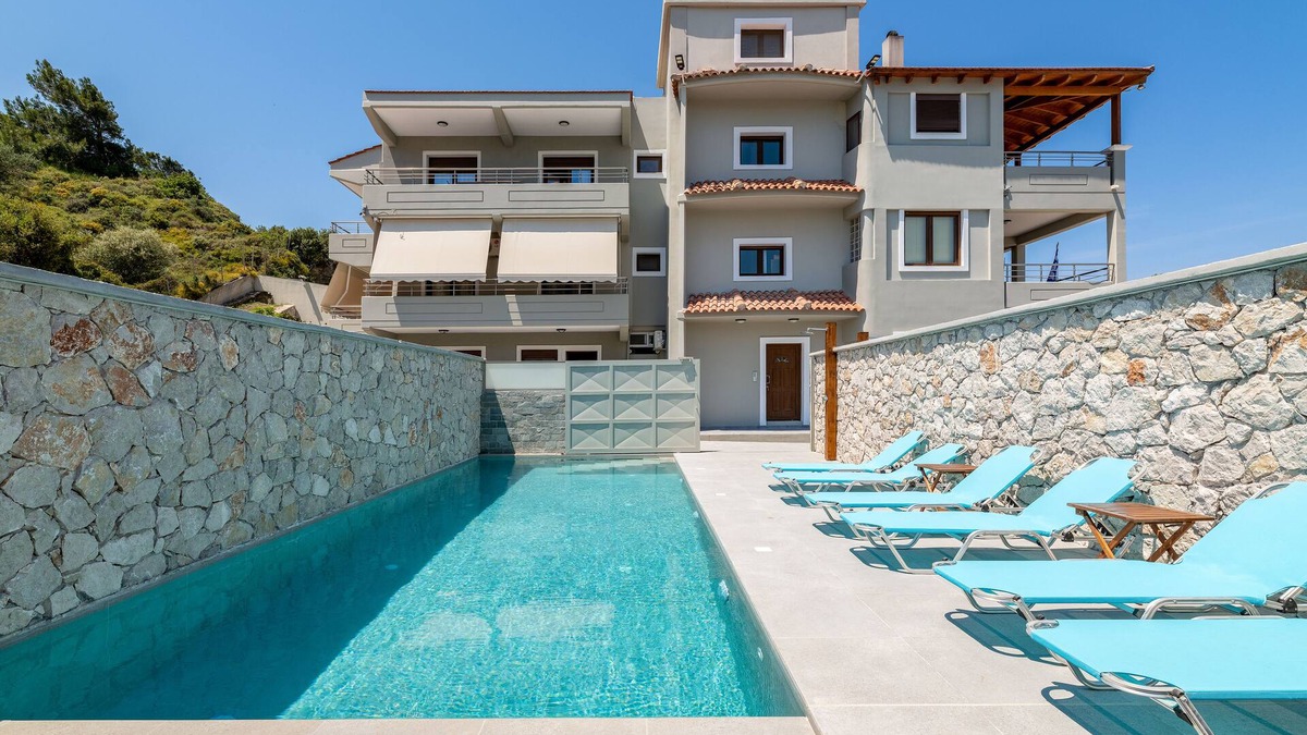 Filerimos Apartment | Athena PoolFront Suite