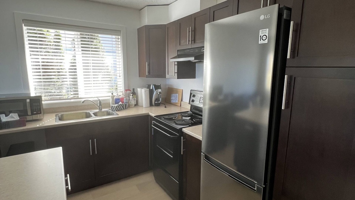 Regional District of Nanaimo House | Athena’s Luxury Retreat