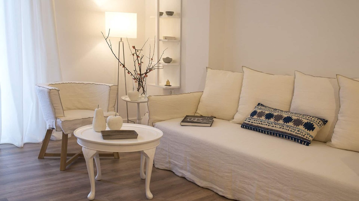 Platia Viktorias Apartment | Athenian Flart , 2 bdr flat, 3min from metro