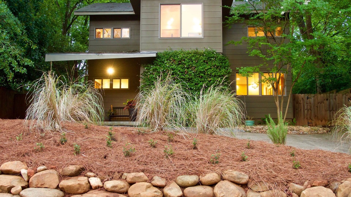 Athens House | Athens Getaway, Walk to Downtown!