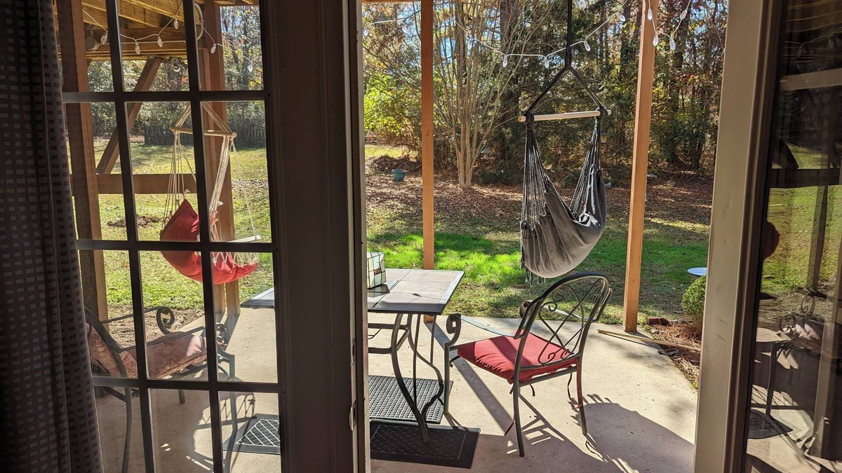 Athens Apartment | Athens Vibe Cozy Place, ready for Gameday!