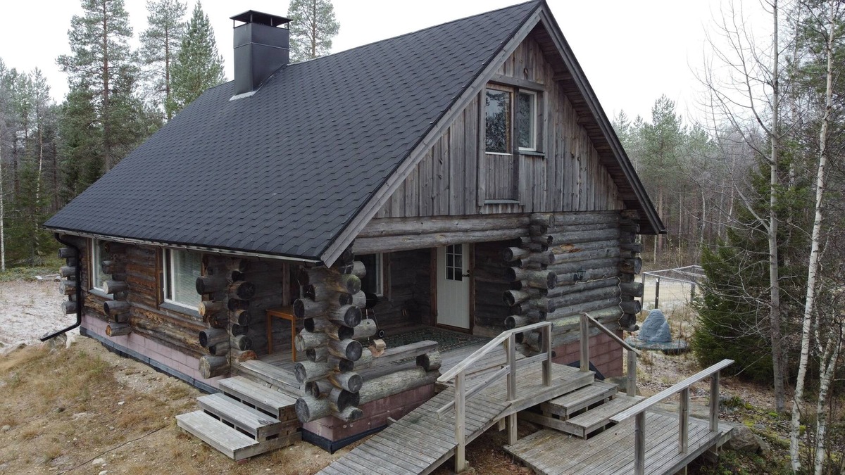 Ranua Cabin | Athmospheric, large cottage on the shore of our own pond! Peaceful location