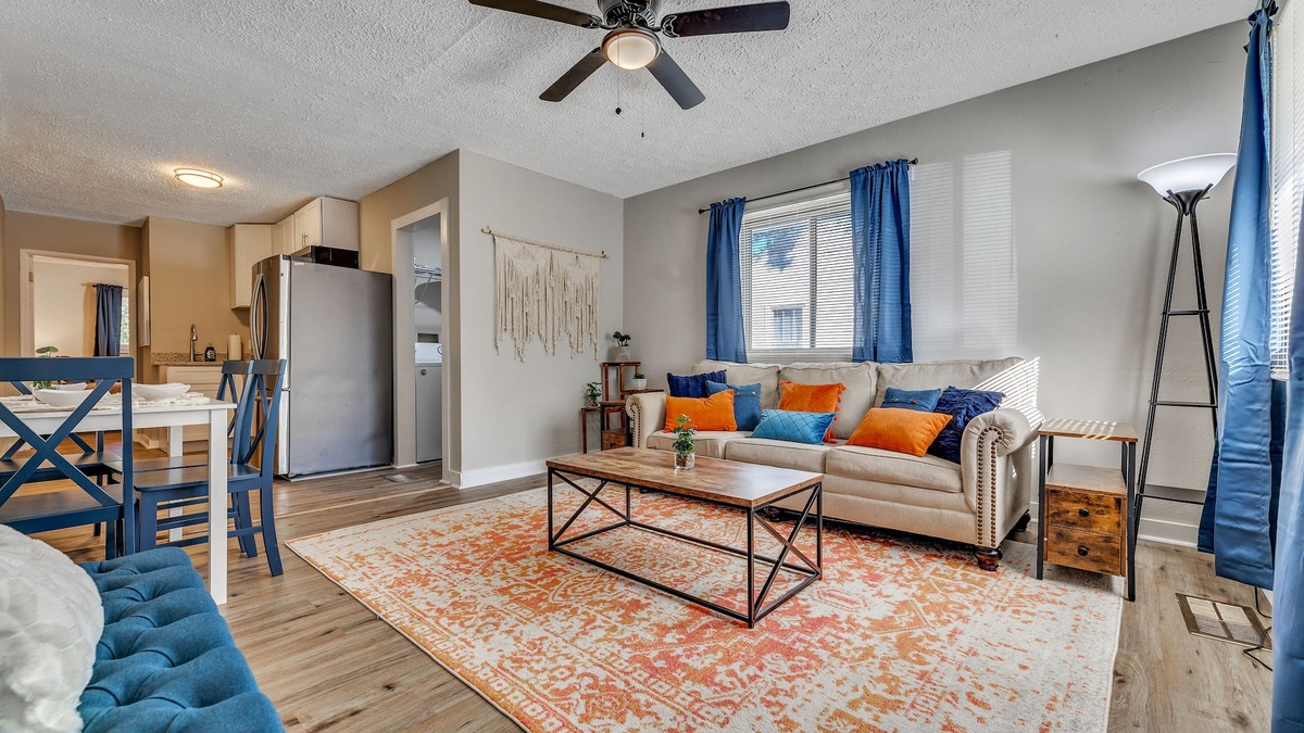 Eagan Park House | ATL Stopover: Cozy & Convenient with Parking