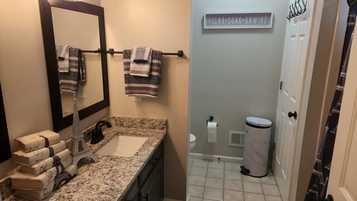 Jonesboro House | Atlanta Cozy Home Away From Home!