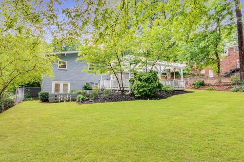 Decatur House | Atlanta's Luxe 6-Bedroom Haven