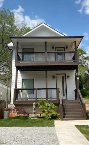 Summerhill House | Atlanta Unit 1 Room 1 - Peaceful Private Master Bedroom with Private Balcony