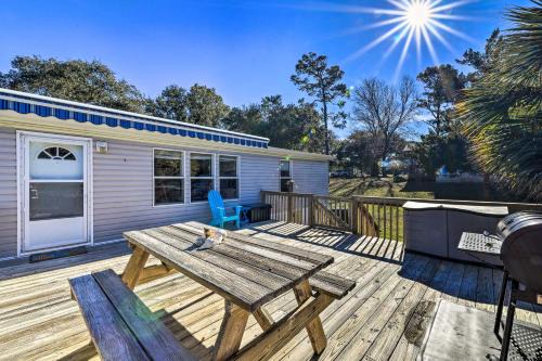 Atlantic Beach House | Atlantic Beach Home with Decks and Fire Pit