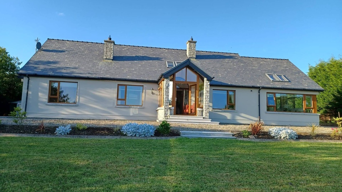 Killybegs Cottage | Atlantic View Cottage in Killybegs
