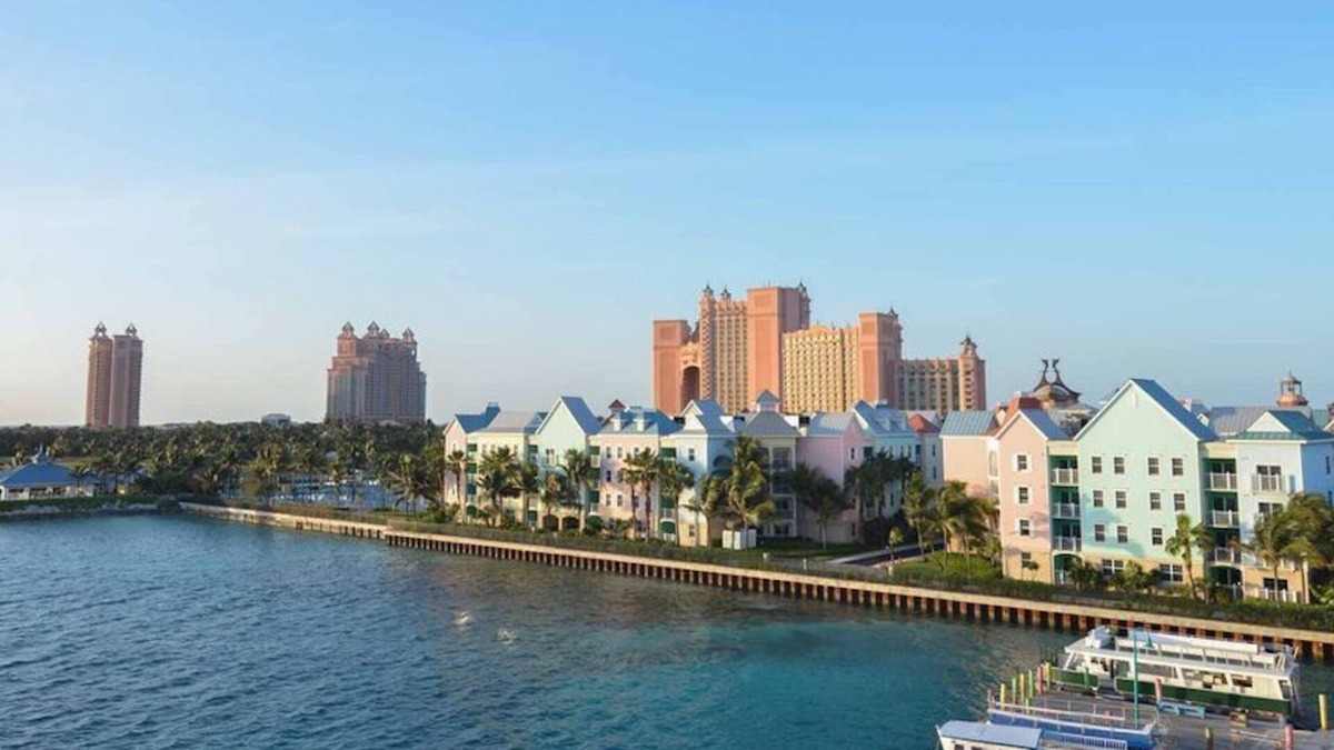 Paradise Island Resort | Atlantis Harborside 2 Bedroom Lockoff-Includes 8 Atlantis wristbands