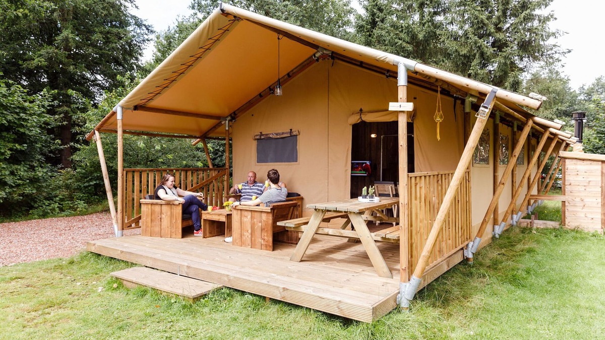 Appelscha House | Atmospheric glamping tent with bathroom in nature