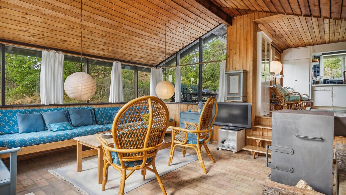 Hulsig House | Atmospheric, idyllic cottage close to the beach.