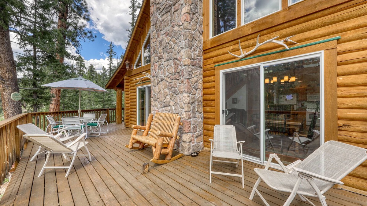 Columbine Lake House | Atmospheric mountain cabin with balcony & firepit - three miles from Purgatory