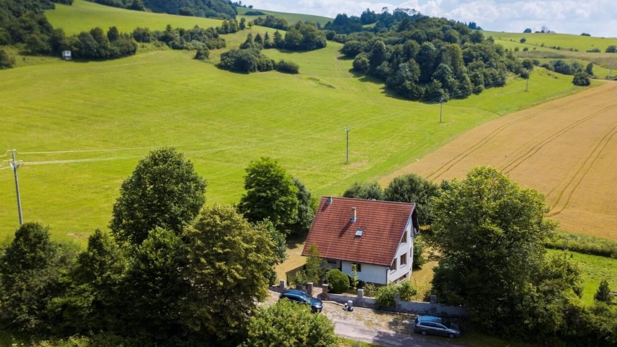 Oravsky Podzamok Villa | Atmospheric villa in nature, (14 p.), Fireplace, 2 saunas, wifi, large garden