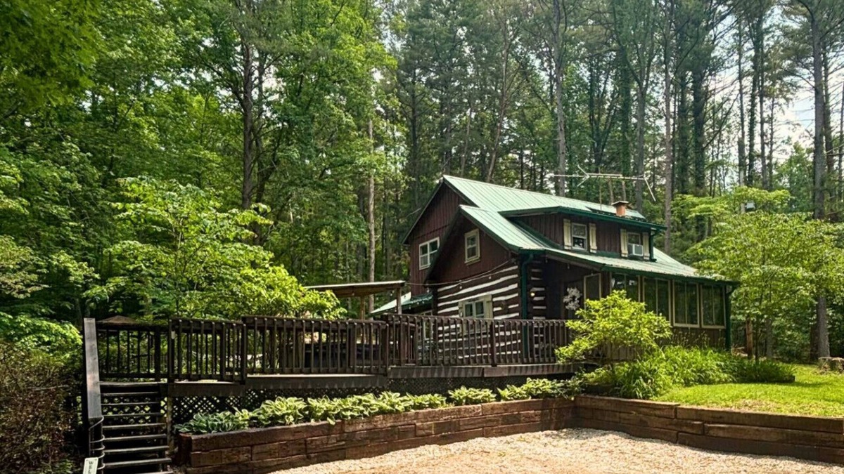 Gnaw Bone Cabin | Atop Pine Hill Cabin