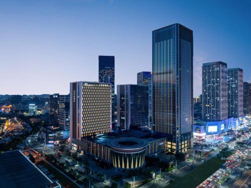 Panyu Hotel | Atour Hotel Guangzhou Panyu Nancun Wanbo Subway Station