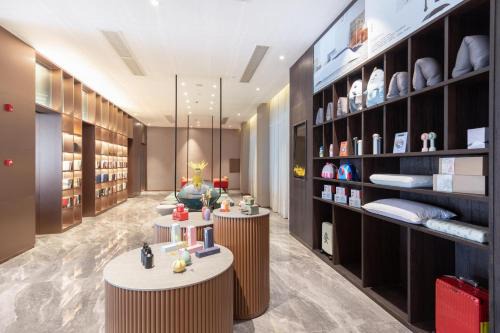 Yangshuo Hotel | Atour Hotel Guilin Yangshuo West Street