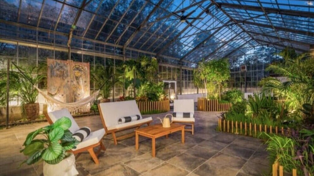 Montgomery Apartment | Atrium on the Brook
