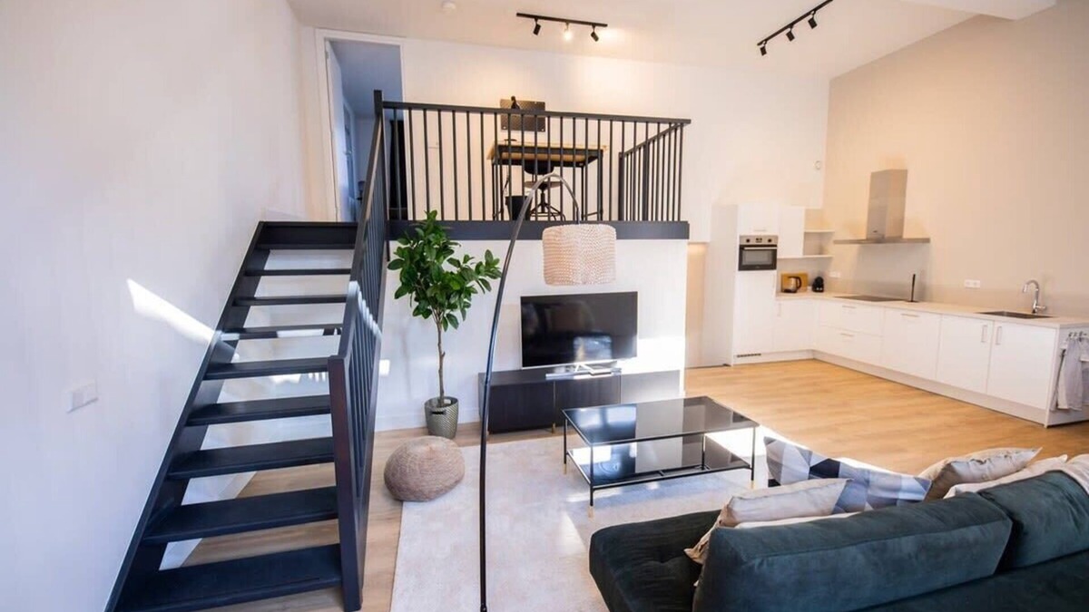 De Bilt Apartment | Attentive 2 Bed Serviced Apartment 92m2 -ESS38A-