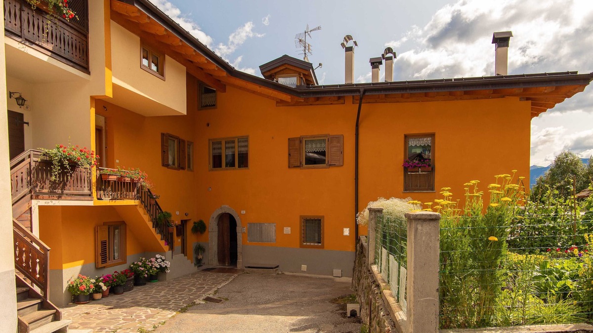 Ossana Apartment | Attic, relaxation and romance.