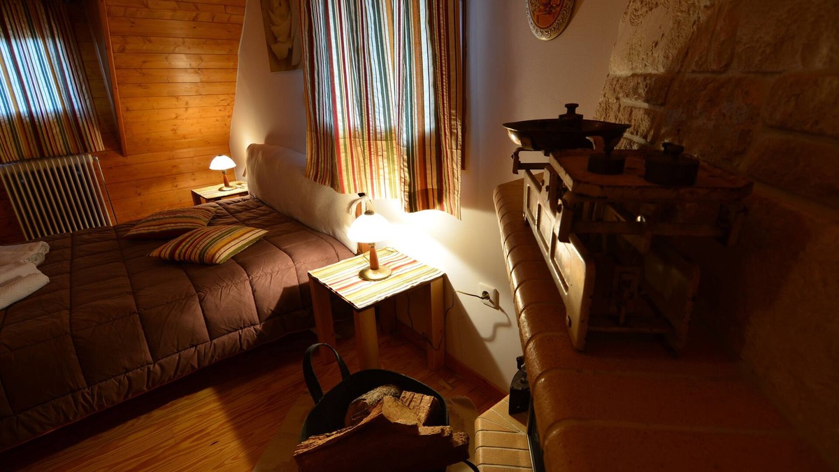 Synikia Mesi Trikalon Bed & Breakfast | Attic room (maximum capacity 2 adults)